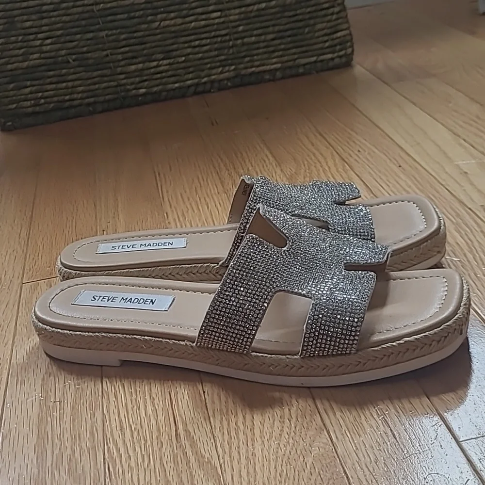 Steve Madden Ignited Glittering Silver Sandals - Picture 2 of 4